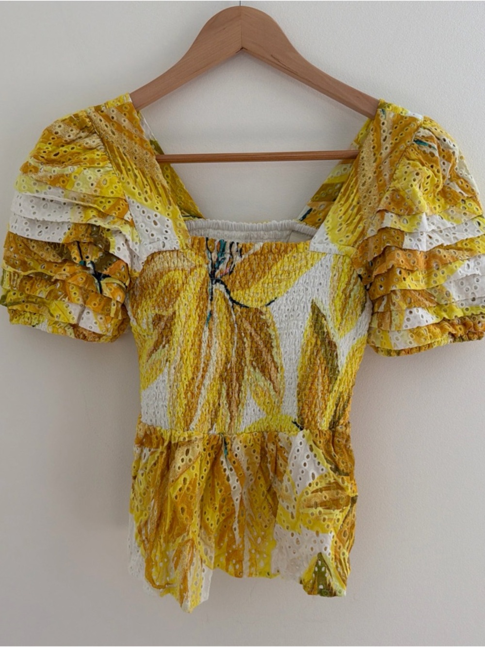 FARM RIO Azalea Yellow Floral Top XS Eyelet Smocked Puff Sleeve Tiered - Picture 3 of 9